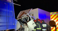 Дві вантажівки зіткнулися у Рівному. Одного з водіїв деблокували рятувальники (ФОТО/ВІДЕО)