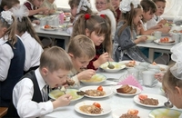 На Рівненщині дітей-чорнобильців позбавили гарячого харчування у школах