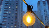 Відключення світла повертаються? Українців просять економити електрику