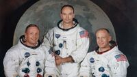 Помер астронавт, який першим злітав на Місяць. Йому було 90