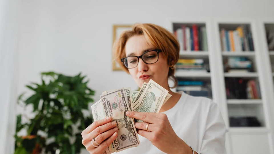 Долар і євро знову зростають у ціні: який курс валют сьогодні