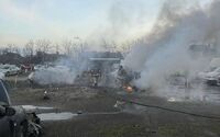 У Києві зросла кількість загиблих від ракетного удару: рятувальники дістали тіла з-під завалів