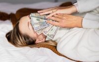 Що не можна робити із грошима, щоб не накликати бідність: народні прикмети