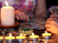 В Україні запроваджують «езотеричну освіту» для астрологів, тарологів та знахарів