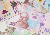 Нові зарплати, пенсії і ціни на ВСЕ: до чого готуватися українцям