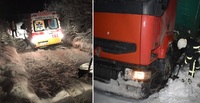 Повалені дерева й дюжина вантажівок: кого рятували на Рівненщині із заметів (ФОТО) 