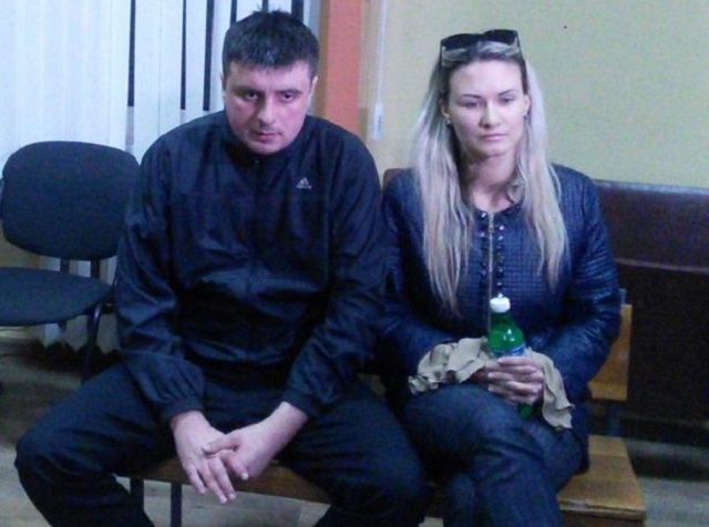 Ігор Чайка з дружиною на одному з судових засідань