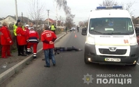 Швидка та поліція на місці: у ДТП загинув водій спортивного мотоцикла (ФОТО)