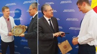 Що подарував та про яку українську пісню говорив посол Узбекистану з керівництвом Рівненщини 
