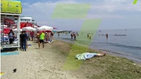 На пляжі в Одесі люди засмагали і купалися поруч із трупом (ВІДЕО)