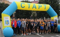 У Рівному вперше відбувся патріотичний забіг у пам’ять про Героїв України (ФОТО)