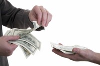 У які дні не можна віддавати борги, щоб не притягнути злидні: народні прикмети