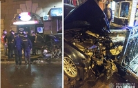 Юнак на BMW зруйнував огорожу в центрі Рівного та розтрощив собі машину (ФОТО) 