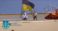 Під Харковом 16-річна дівчина зірвала прапор України та поглумилася над ним (ФОТО)