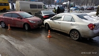 На Київській у Рівному зіткнулися три автівки (ФОТО) 