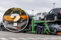 На трасі біля Рівного помітили автовоз-мрію: легендарні BMW та Mercedes (ФОТО)