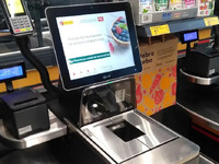 Революційне нововведення у відомій мережі супермаркетів Польщі: на касі вже не обдуриш