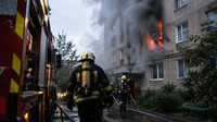 18 людей опинилися в диму: у Рівному горіла квартира у гуртожиту (ВІДЕО)