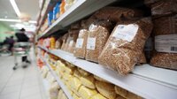 У відомих мережах супермаркетів знизилися ціни на крупи: де дешевше купити гречку, пшоно та макарони
