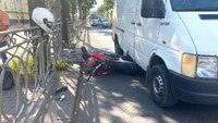ДТП на Соборній: мотоциклістом вибило шматок огорожі (ФОТО)