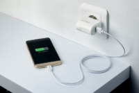 Що буде, якщо залишити зарядку в розетці без телефону: є нюанси