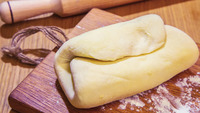 Листове тісто за 3 хв: найпростіший спосіб приготувати таке (РЕЦЕПТ)