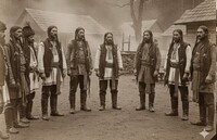 Українські чоловіки тут мали довге волосся, яке змащували оливою і заплітали в дві коси (ФОТО)