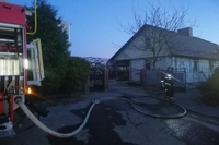 Пожежа на Рівненщині: від вогню споруду рятували годину (ФОТО)