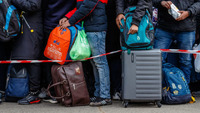 «Паразитують на європейській гостинності»: українські біженці в ЄС почали отримували «листи щастя»