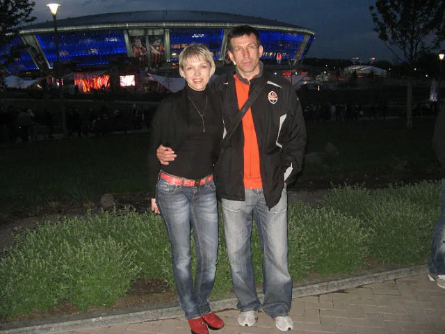 Віктор Ткачук з дружиною. Фото з мережі