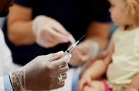 ПЦУ підтримує вакцинацію населення, утім радить перевіряти вакцини
