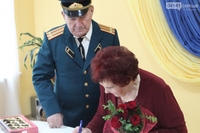 80-річні наречені одружились в Україні   (ФОТО/ВІДЕО)