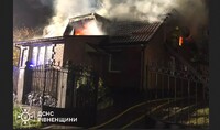 Гарний дім горів цієї ночі у Рівному: пожежу гасили більше двох годин (ФОТО/ВІДЕО)