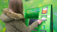 Де зняти гроші, якщо немає банкомата: перелік магазинів та АЗС