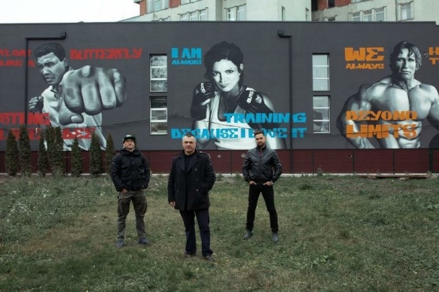 Зліва на фото –  Олексій Твердохліб, праворуч –  Олексій Яницький, посередині –  Володимир Зленко
