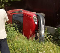 Щоб не збити п'яного, водій влетів у кювет (ФОТО) 