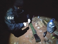 Ракетне паливо і протитанкову ракету виявили у закинутому будинку на Рівненщині (4 ФОТО)