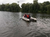 Тіло молодого чоловіка знайшли в річці Устя в районі Гідропарку (ФОТО)