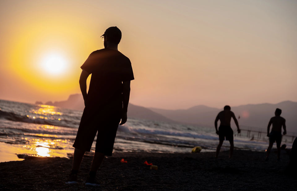 Дорослі можуть жити без друзів і бути щасливими: психологи пояснили як це працює 