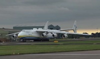 Надто потужний: український Ан-225 «Мрія» випадково «здув» огорожу аеродрому (ВІДЕО)