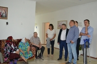 Депутати Рівненської обласної ради побували у будинку для престарілих