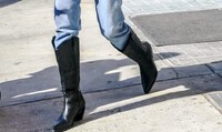 З яким взуттям носити джинси восени 2022 (ФОТО)