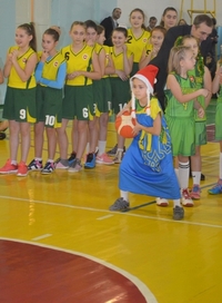 У Рівному сотні юних баскетболістів зібралися в одному спортзалі (ФОТО) 