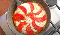 Легка кабачкова піца «Маргарита» на сніданок – смачний перекус за 10 хв (РЕЦЕПТ)
