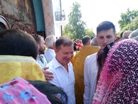 У Пляшевій зібрались священики з усієї України, сотні вірян та потенційні нардепи (ФОТО)