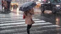 Мешканців Рівненщини попередили про сніг, дощ і ожеледицю на дорогах