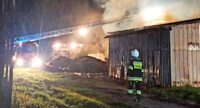 Троє українців у Польщі підпалили курячу ферму й обнесли магазин Пана (ФОТО)