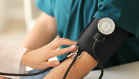 Майже всі припускаються помилки: на якій руці потрібно вимірювати артеріальний тиск? 