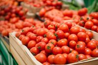 В Україні різко подорожчали помідори: експерти назвали причину