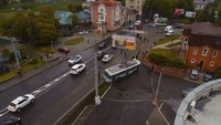 Аварію з тролейбусом, яка зупинила пів Рівного, зафільмували з неба (ФОТО)